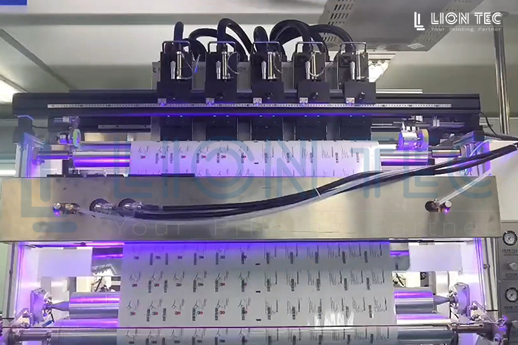 醫療外包裝一機八噴頭配置-給某生物制藥外企進行噴碼機設備安裝及測試 